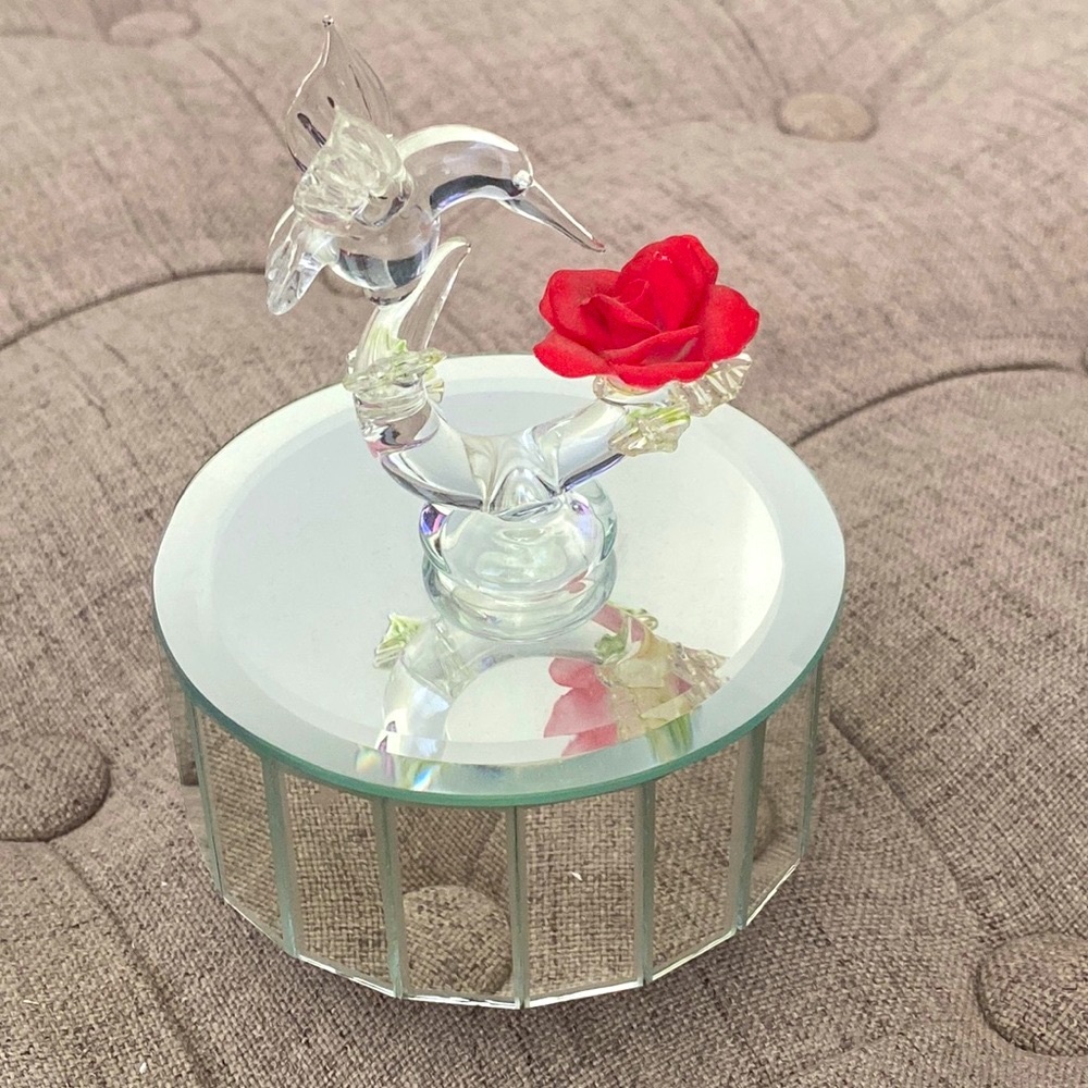 Vintage Glama Glass Hummingbird Rotating Music Box Plays Evergreen